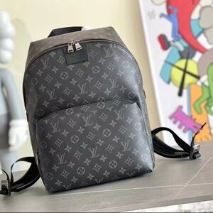 Louis Vuitton Crossbody Bags Chain Bags